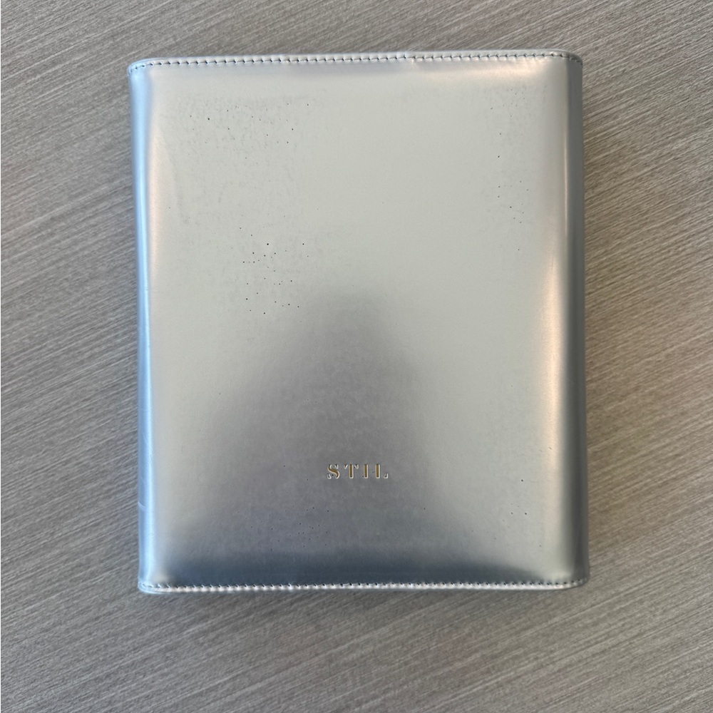 STIL Space Silver A5, 6-ring Planner Binder - Picture 7 of 8